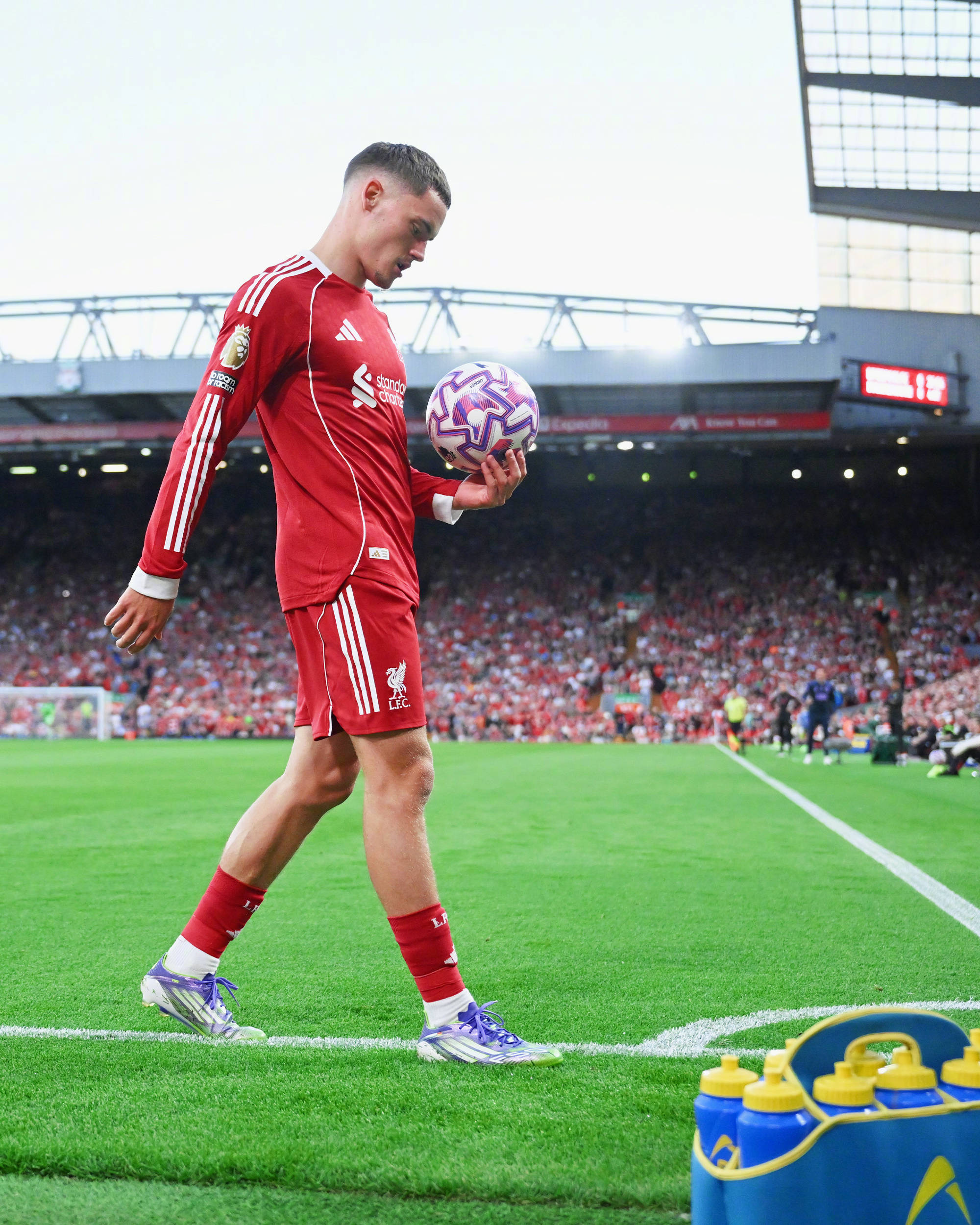 赛前突围战来临,利物浦围绕英超回应争议,悬念犹存,身体对抗强度拉满 赛前突围战来临,利物浦围绕英超回应争议,悬念犹存,身体对抗强度拉满